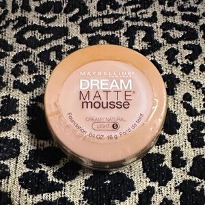 Maybelline Dream Matte Mousse Foundation- Light 5 Brand New Securely Sealed